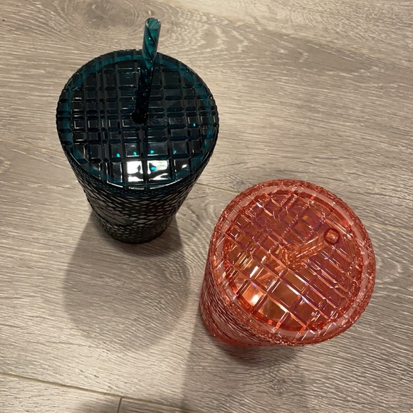 Starbucks holiday tumbler - Picture 2 of 2